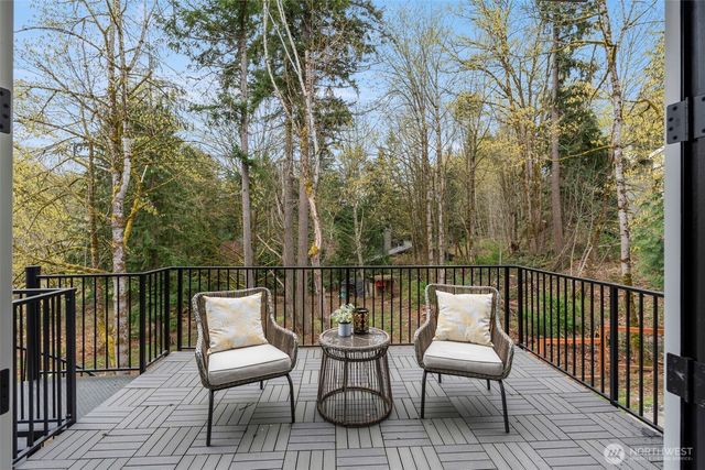 24257 SE 26th Place, Sammamish, WA 98075