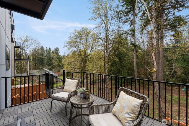24257 SE 26th Place, Sammamish, WA 98075