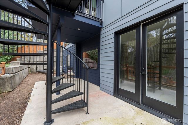24257 SE 26th Place, Sammamish, WA 98075