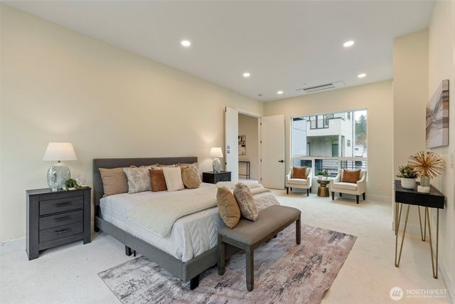 24257 SE 26th Place, Sammamish, WA 98075