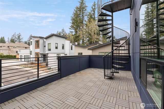 24257 SE 26th Place, Sammamish, WA 98075