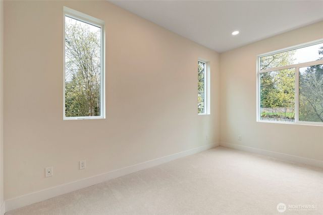 24257 SE 26th Place, Sammamish, WA 98075