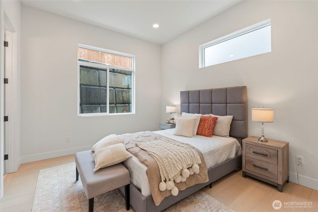 24257 SE 26th Place, Sammamish, WA 98075
