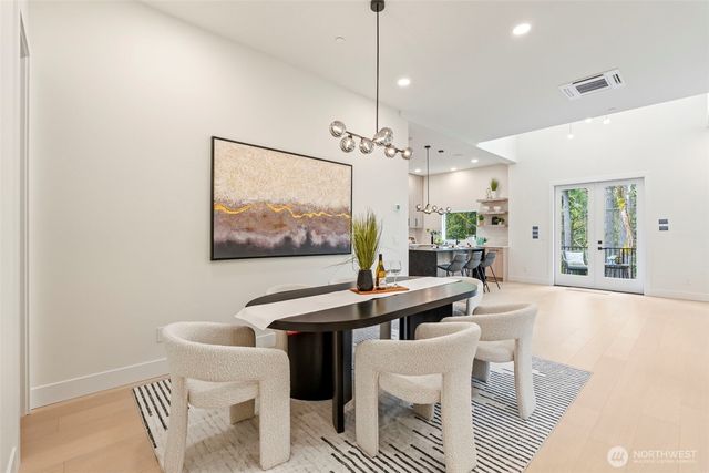 24257 SE 26th Place, Sammamish, WA 98075