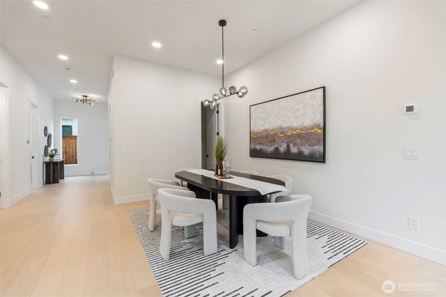 24257 SE 26th Place, Sammamish, WA 98075