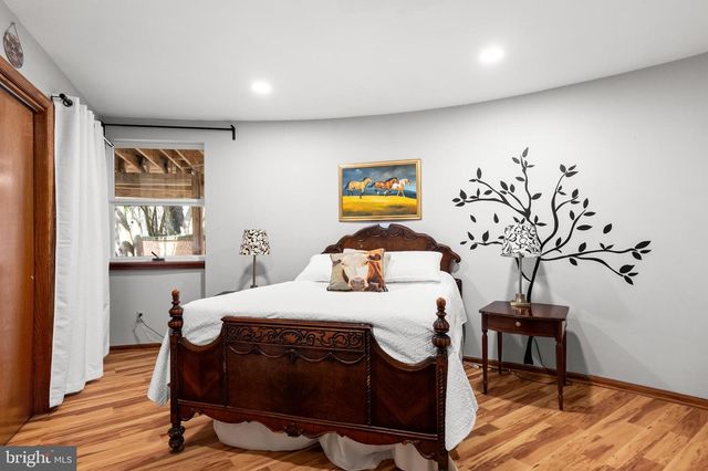 10803 CREST HILL RD, Marshall, VA 20115