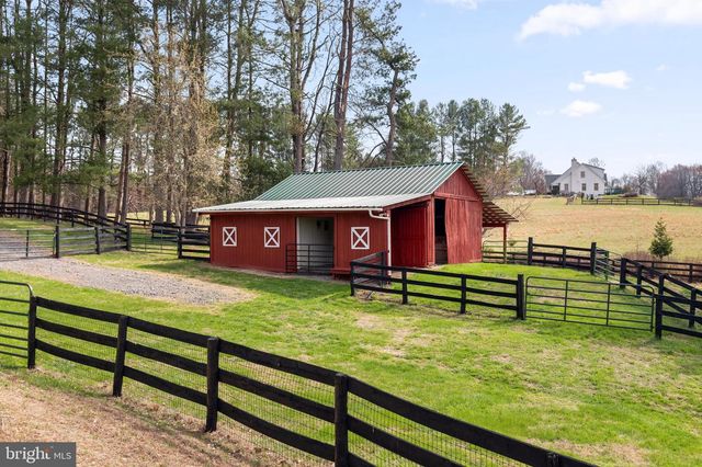 10803 CREST HILL RD, Marshall, VA 20115