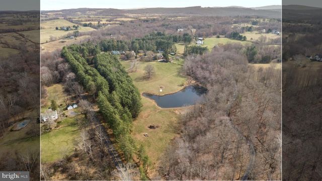 10803 CREST HILL RD, Marshall, VA 20115