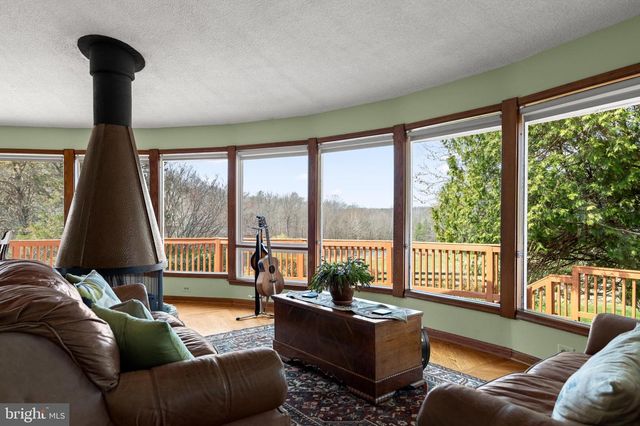 10803 CREST HILL RD, Marshall, VA 20115