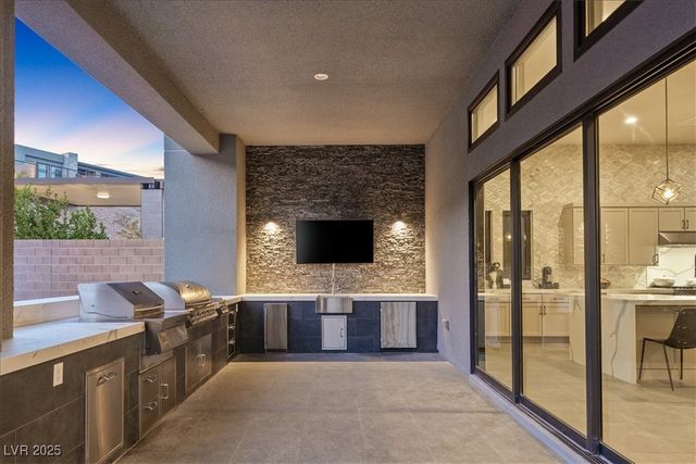 5231 Iron River Court, Las Vegas, NV 89135