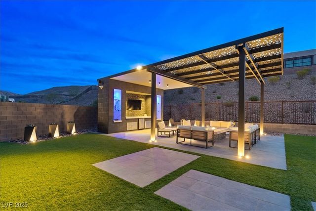 5231 Iron River Court, Las Vegas, NV 89135