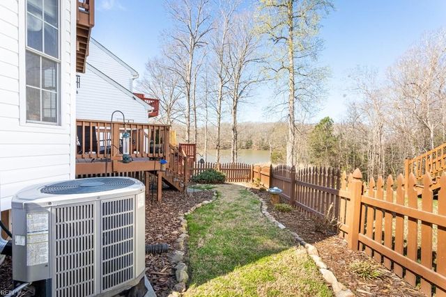 3 Creekmere CV, Newport News, VA 23603