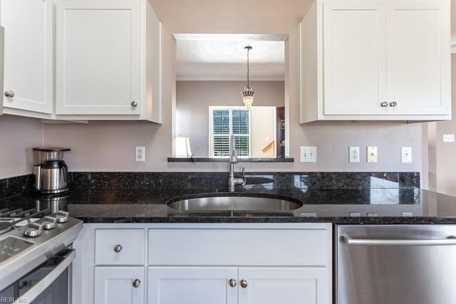 3 Creekmere CV, Newport News, VA 23603