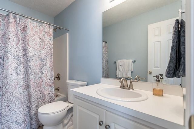 3 Creekmere CV, Newport News, VA 23603