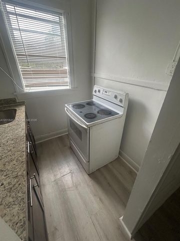 967 SW 5th St 20, Miami, FL 33130