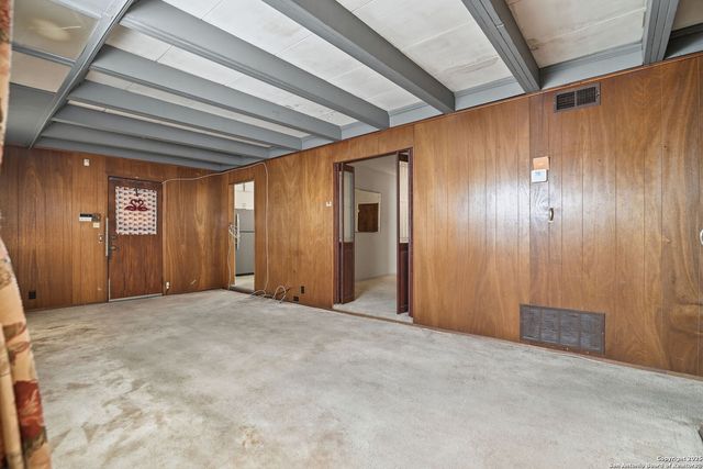 2742 W Craig Pl, San Antonio, TX 78228