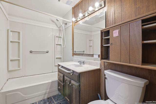 2742 W Craig Pl, San Antonio, TX 78228