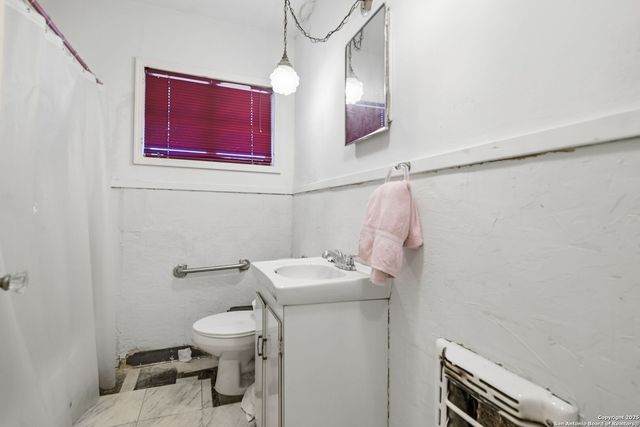 2742 W Craig Pl, San Antonio, TX 78228