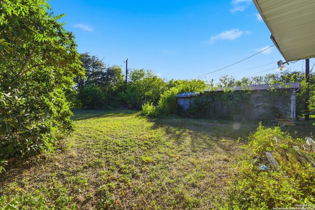 2742 W Craig Pl, San Antonio, TX 78228