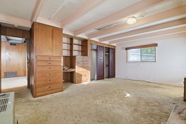 2742 W Craig Pl, San Antonio, TX 78228