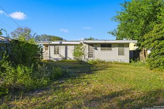 2742 W Craig Pl, San Antonio, TX 78228