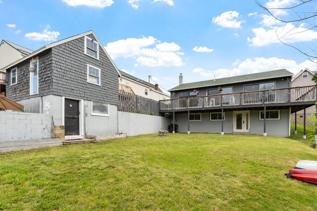 31 Main Street, Raymond, NH 03077