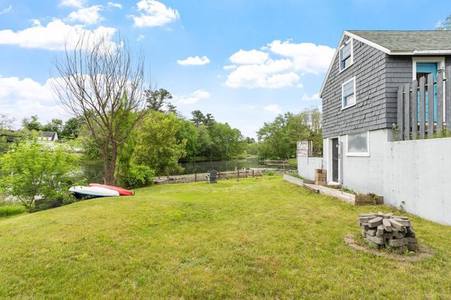 31 Main Street, Raymond, NH 03077