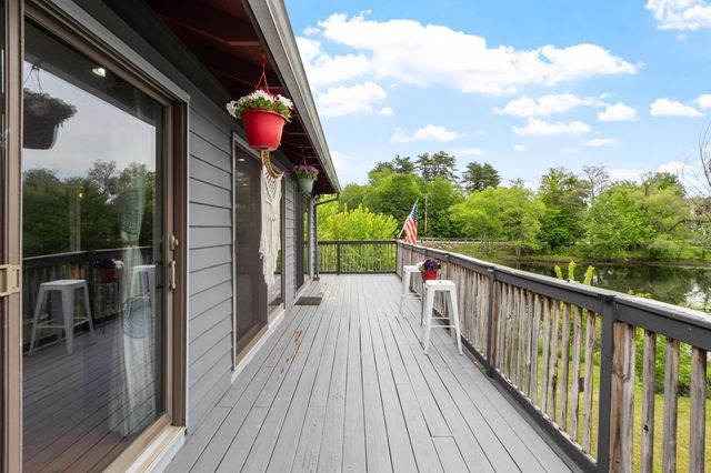 31 Main Street, Raymond, NH 03077