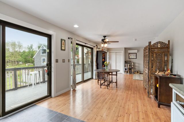 31 Main Street, Raymond, NH 03077