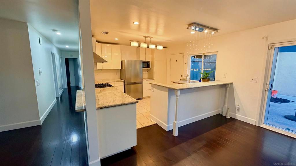 Image 4 of property listing at 10559 Caminito Westchester, San Diego, CA 92126