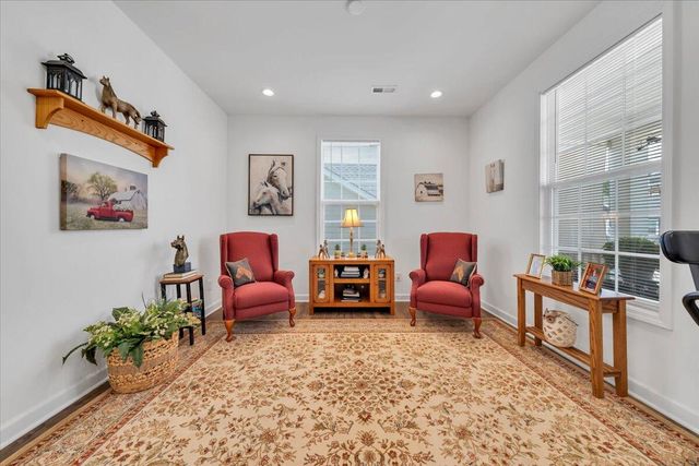 2141 Kings Walk DR NE, Roanoke, VA 24012