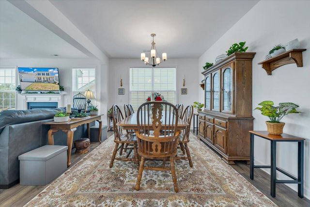 2141 Kings Walk DR NE, Roanoke, VA 24012