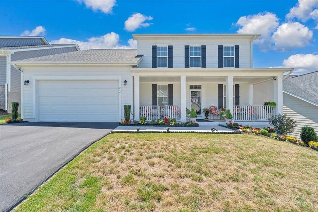 2141 Kings Walk DR NE, Roanoke, VA 24012