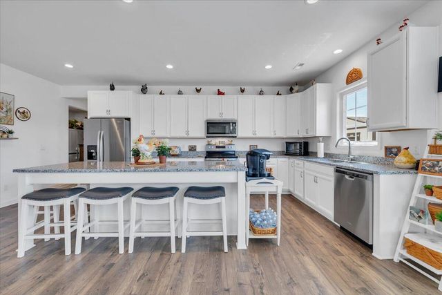2141 Kings Walk DR NE, Roanoke, VA 24012