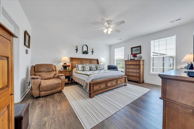 2141 Kings Walk DR NE, Roanoke, VA 24012