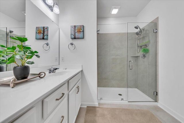 2141 Kings Walk DR NE, Roanoke, VA 24012