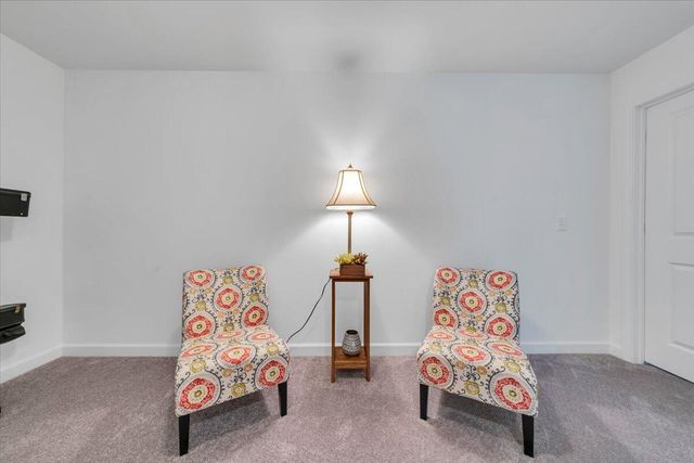 2141 Kings Walk DR NE, Roanoke, VA 24012