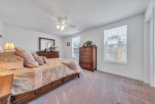 2141 Kings Walk DR NE, Roanoke, VA 24012