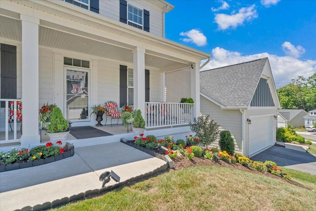2141 Kings Walk DR NE, Roanoke, VA 24012