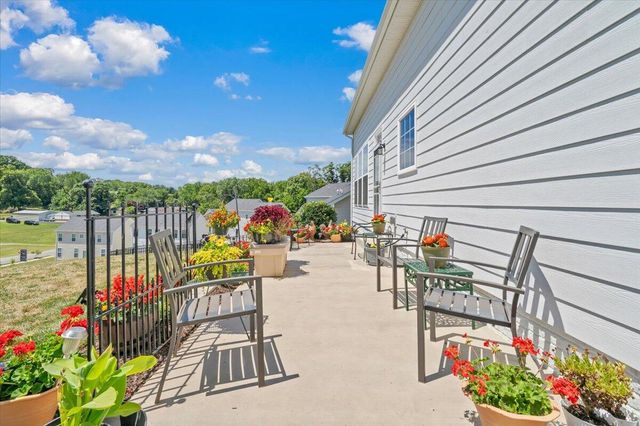 2141 Kings Walk DR NE, Roanoke, VA 24012
