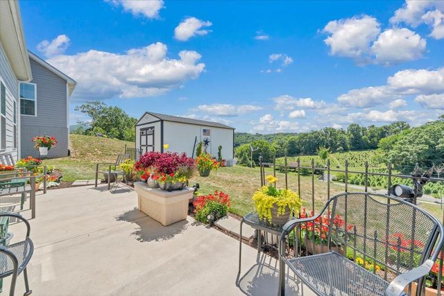 2141 Kings Walk DR NE, Roanoke, VA 24012