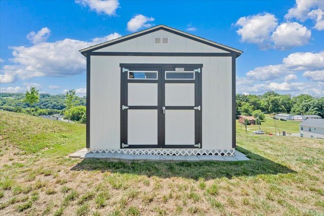 2141 Kings Walk DR NE, Roanoke, VA 24012