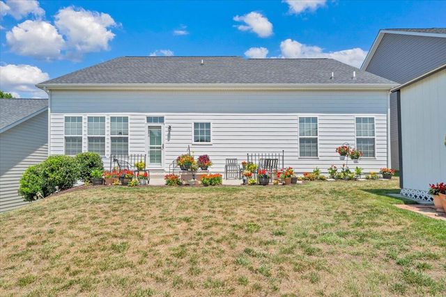 2141 Kings Walk DR NE, Roanoke, VA 24012