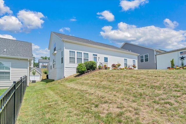 2141 Kings Walk DR NE, Roanoke, VA 24012