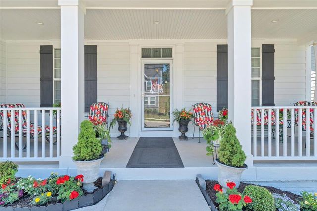 2141 Kings Walk DR NE, Roanoke, VA 24012