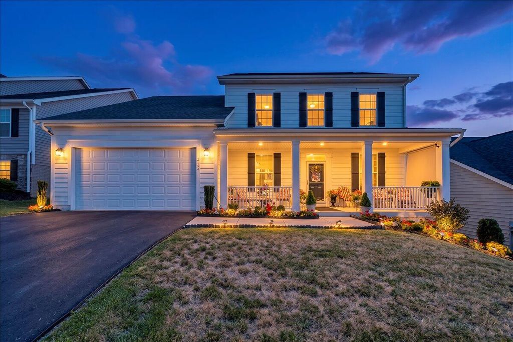 2141 Kings Walk DR NE, Roanoke, VA 24012