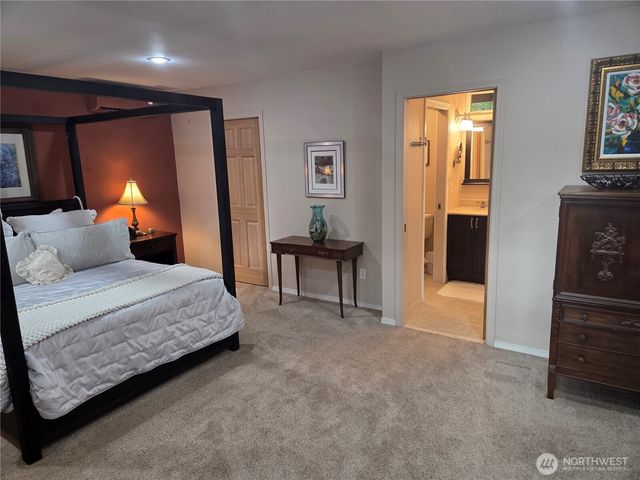 1043 Nootka Drive, Fox Island, WA 98333