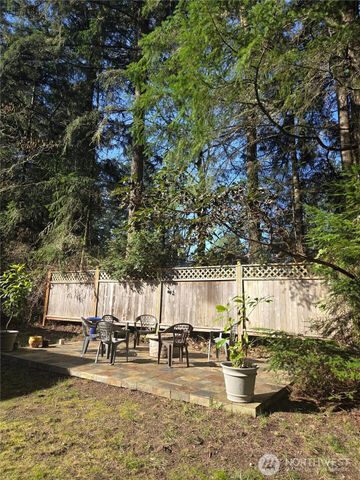 1043 Nootka Drive, Fox Island, WA 98333