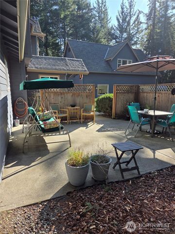 1043 Nootka Drive, Fox Island, WA 98333