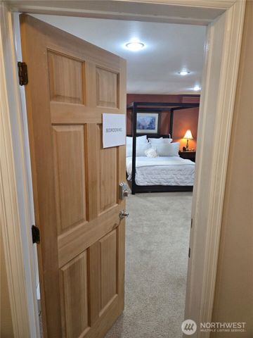 1043 Nootka Drive, Fox Island, WA 98333